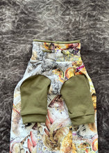 Load image into Gallery viewer, Azzaro - Dinos watercolor &amp; khaki
