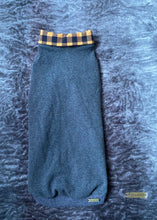 Charger l&#39;image dans la galerie, Chandail long col chemise - Charcoal plaid jaune foncé