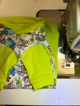 Load image into Gallery viewer, Long hooded sweater - MONSTER Green